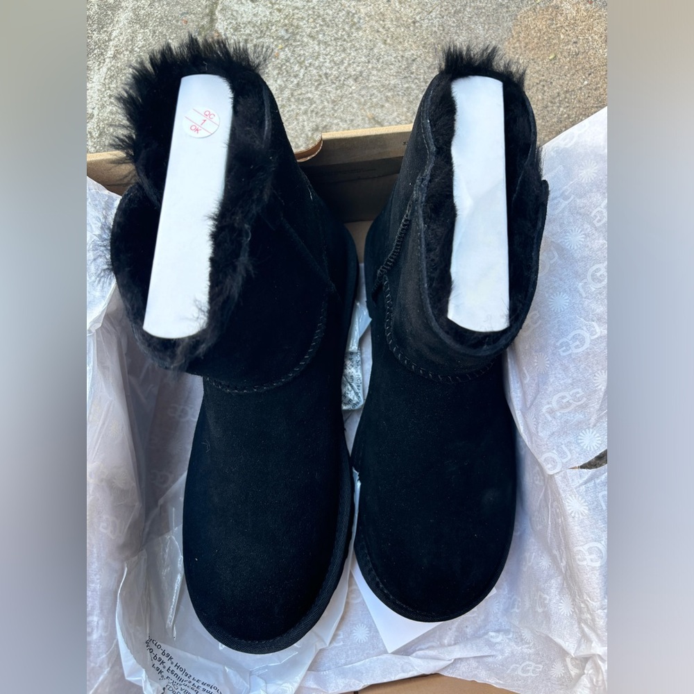 UGG Bailey Mini Logo Strap Bootie - Picture 8 of 10